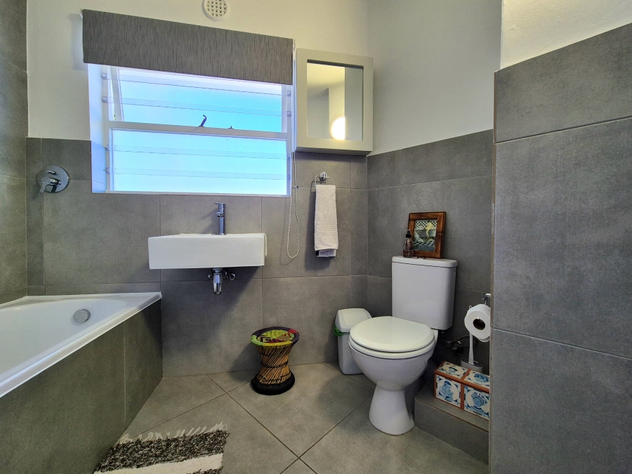 2 Bedroom Property for Sale in Wynberg Upper Western Cape